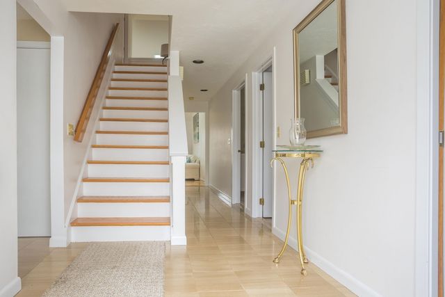 15 Beach Street, Teaticket, MA 02536