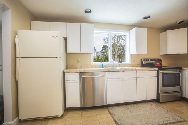 15 Beach Street, Teaticket, MA 02536