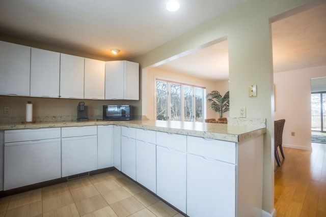 15 Beach Street, Teaticket, MA 02536