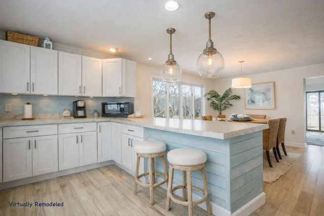 15 Beach Street, Teaticket, MA 02536