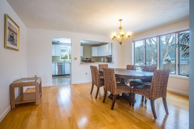 15 Beach Street, Teaticket, MA 02536