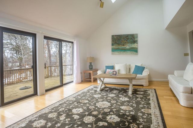 15 Beach Street, Teaticket, MA 02536