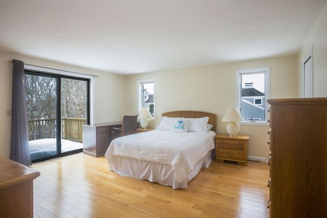 15 Beach Street, Teaticket, MA 02536