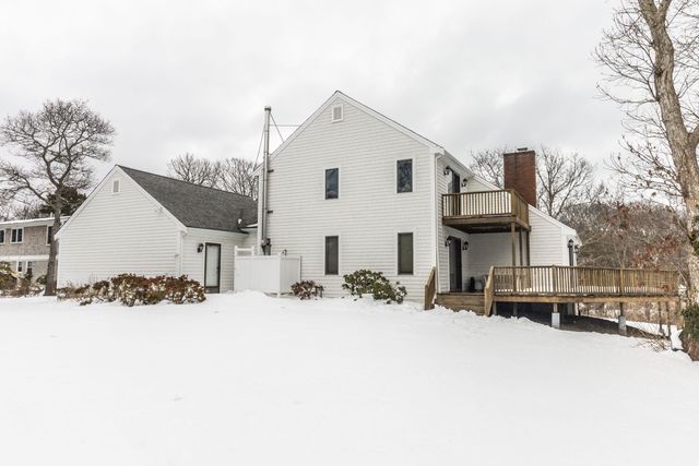 15 Beach Street, Teaticket, MA 02536