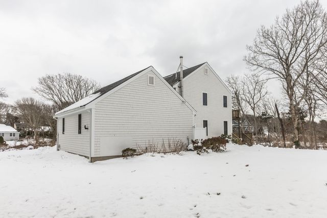 15 Beach Street, Teaticket, MA 02536
