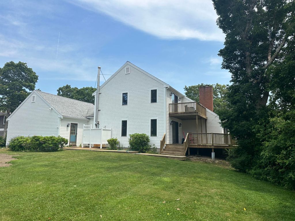 15 Beach Street, Teaticket, MA 02536