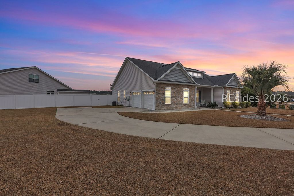 Image 2 of property listing at 1169 Hearthstone Dr, Ridgeland, SC 29936