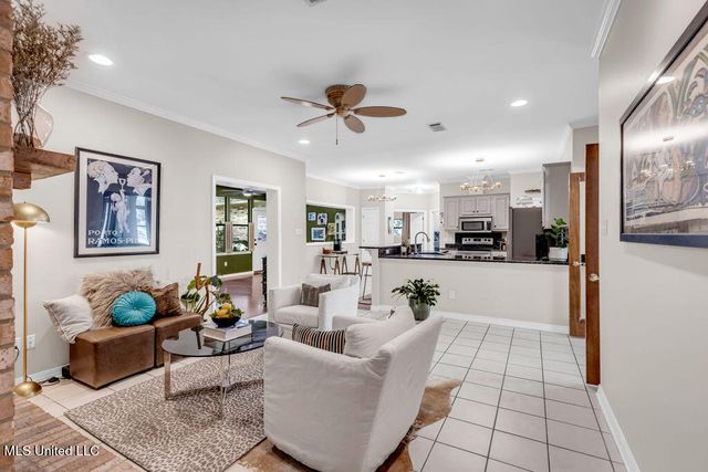 807 Woodglen Drive, Ocean Springs, MS 39564