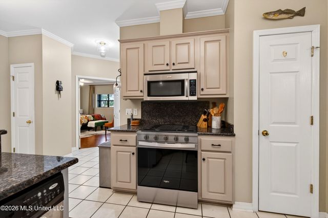 807 Woodglen Drive, Ocean Springs, MS 39564