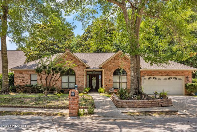 807 Woodglen Drive, Ocean Springs, MS 39564