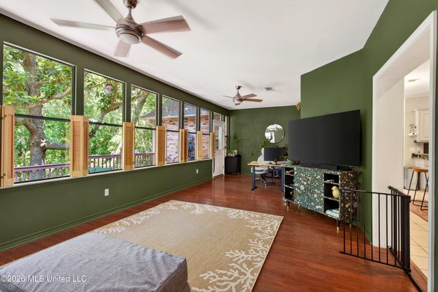 807 Woodglen Drive, Ocean Springs, MS 39564