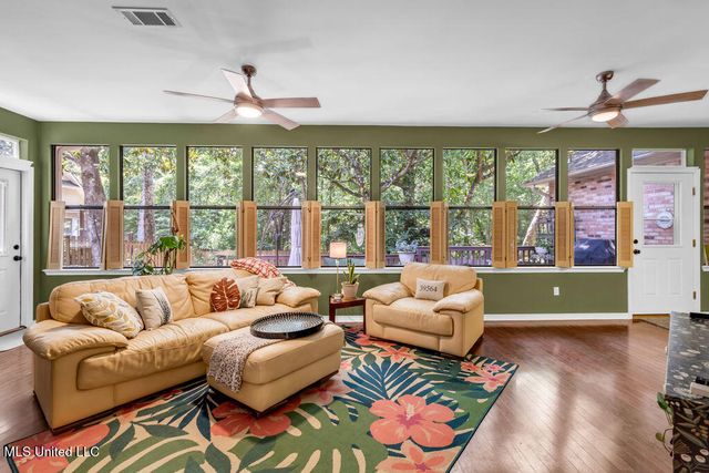 807 Woodglen Drive, Ocean Springs, MS 39564