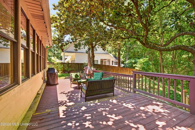807 Woodglen Drive, Ocean Springs, MS 39564