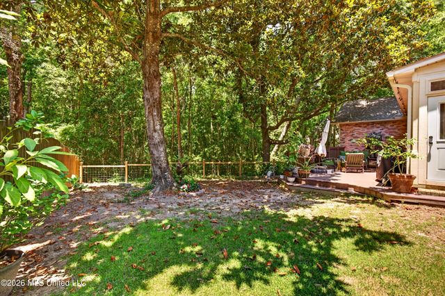 807 Woodglen Drive, Ocean Springs, MS 39564