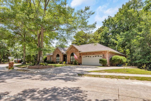 807 Woodglen Drive, Ocean Springs, MS 39564