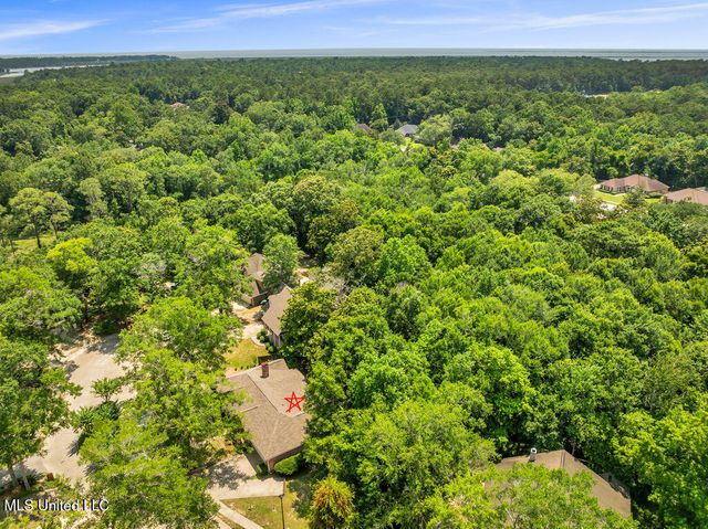 807 Woodglen Drive, Ocean Springs, MS 39564