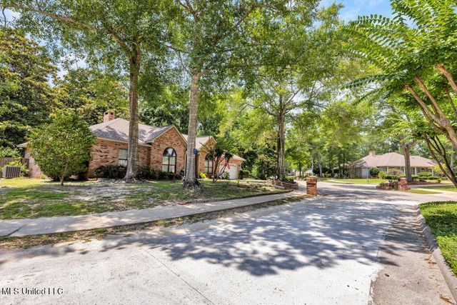 807 Woodglen Drive, Ocean Springs, MS 39564