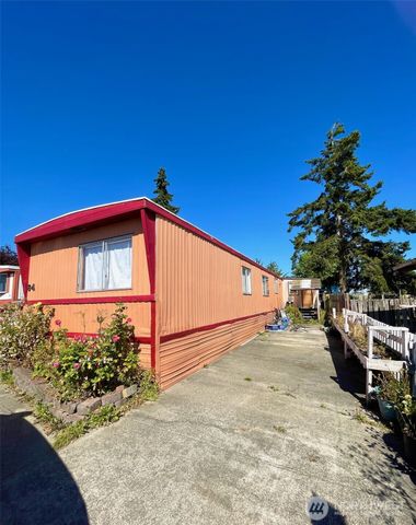 700 Crosby Avenue #84, Oak Harbor, WA 98277