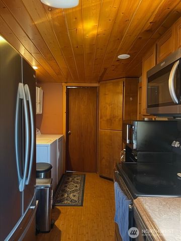 700 Crosby Avenue #84, Oak Harbor, WA 98277