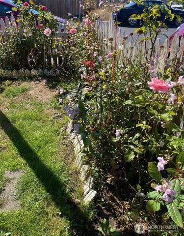 700 Crosby Avenue #84, Oak Harbor, WA 98277