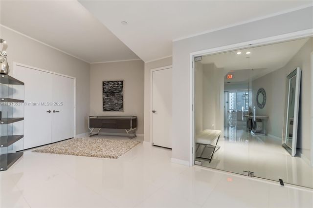 851 NE 1st Ave 1611, Miami, FL 33132