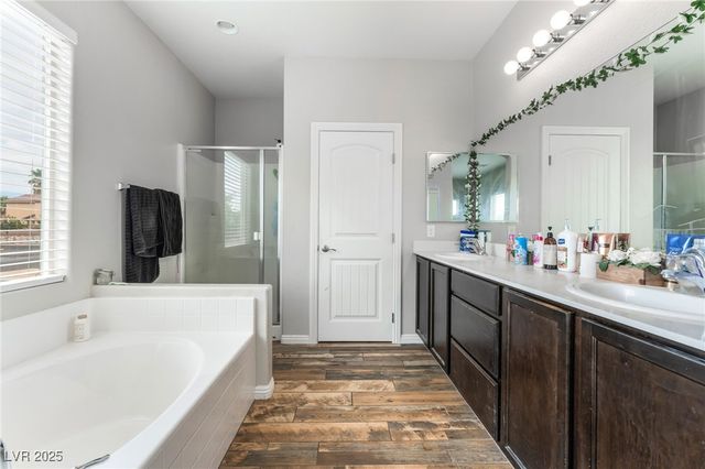 6749 Browns Bay Court, Las Vegas, NV 89149