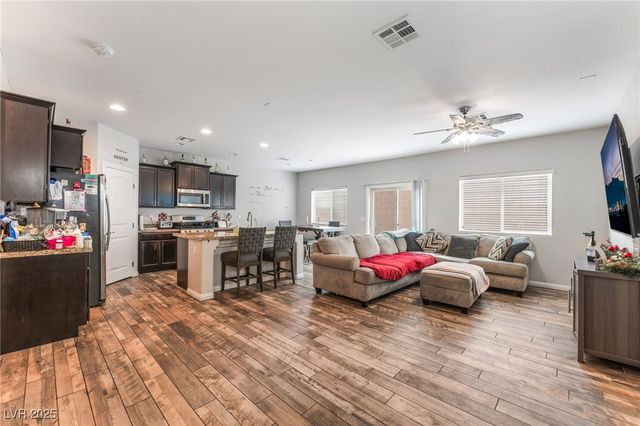 6749 Browns Bay Court, Las Vegas, NV 89149