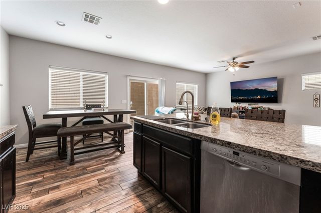 6749 Browns Bay Court, Las Vegas, NV 89149