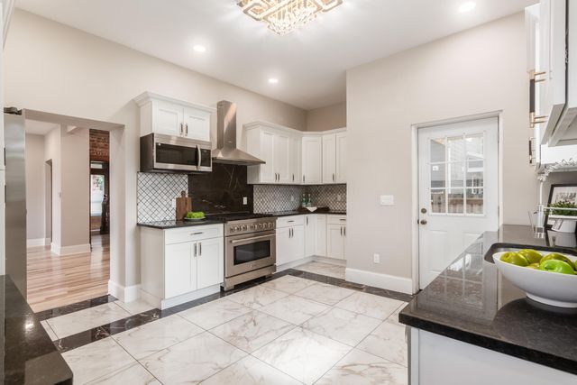 195 N Monroe Avenue, Columbus, OH 43203