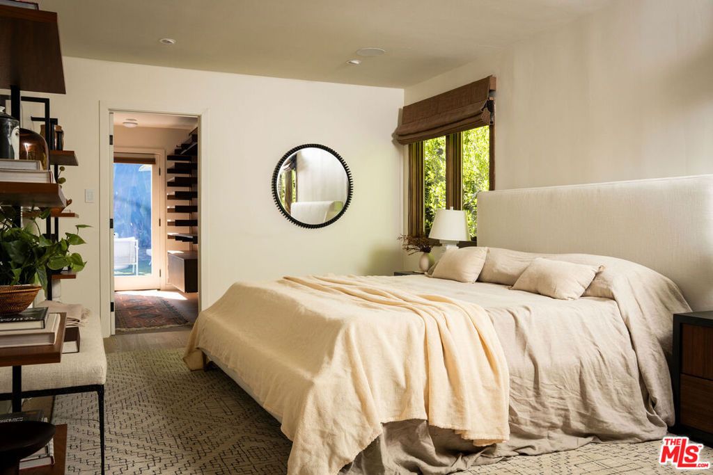 Image 19 of property listing at 1319 Mccollum Street, Los Angeles, CA 90026