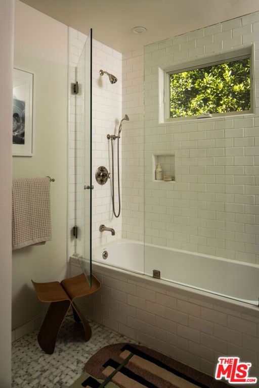 Image 25 of property listing at 1319 Mccollum Street, Los Angeles, CA 90026