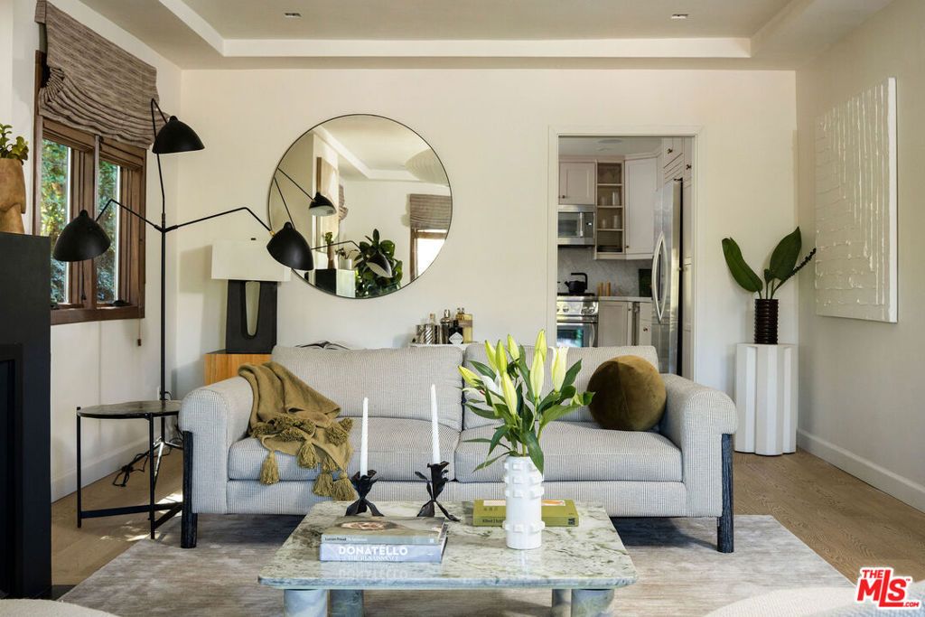 Image 9 of property listing at 1319 Mccollum Street, Los Angeles, CA 90026