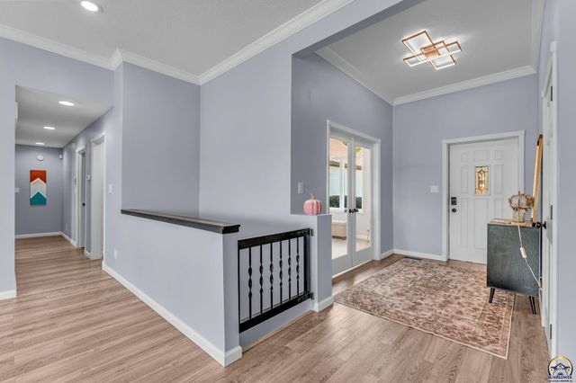 3315 NW 49th TER, Topeka, KS 66618