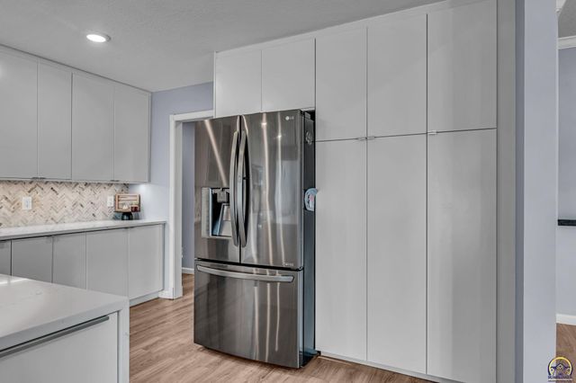 3315 NW 49th TER, Topeka, KS 66618