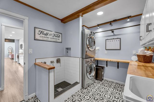 3315 NW 49th TER, Topeka, KS 66618