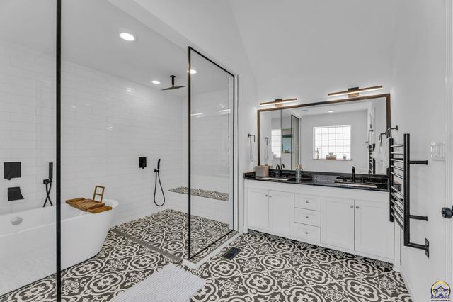 3315 NW 49th TER, Topeka, KS 66618