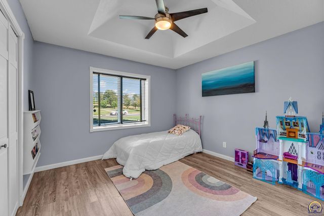 3315 NW 49th TER, Topeka, KS 66618