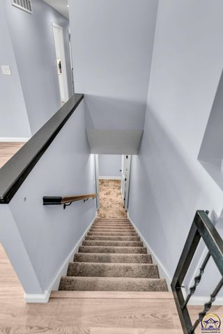 3315 NW 49th TER, Topeka, KS 66618