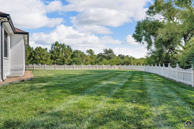 3315 NW 49th TER, Topeka, KS 66618