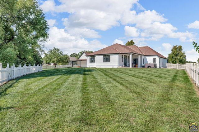 3315 NW 49th TER, Topeka, KS 66618