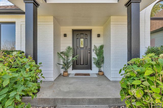 3315 NW 49th TER, Topeka, KS 66618