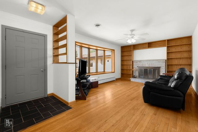 16W721 Red Oak Street, Bensenville, IL 60106