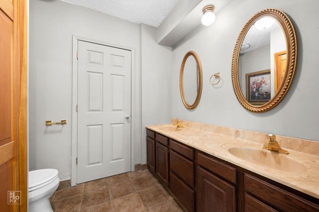 16W721 Red Oak Street, Bensenville, IL 60106