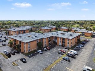 9417 SW 76th St X36, Miami, FL 33173