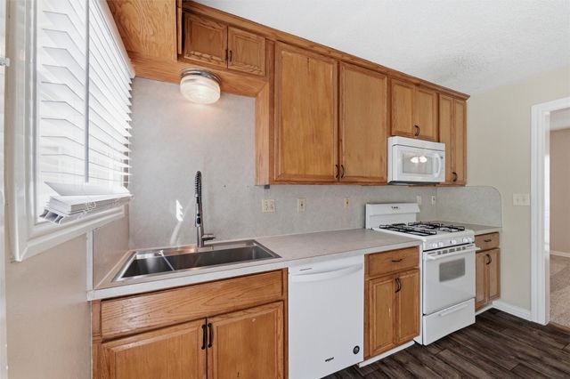 317 12th Street, Grand Prairie, TX 75051