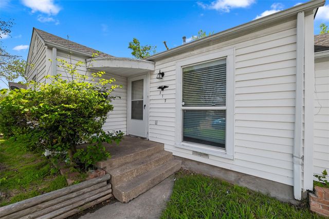 317 12th Street, Grand Prairie, TX 75051