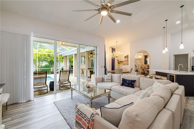 1059 Briarwood BLVD, Naples, FL 34104