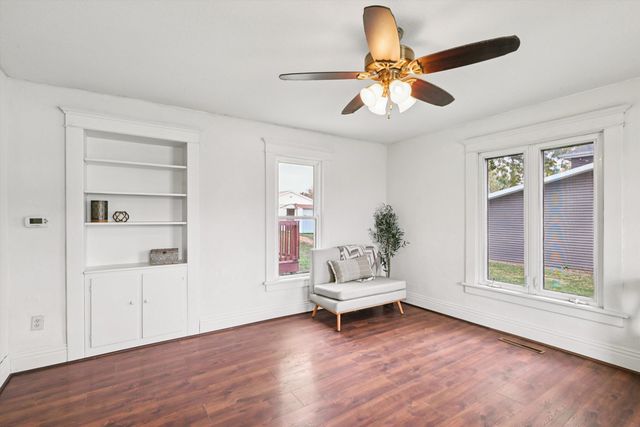 112 E Tuttle Street, Norway, IA 52318