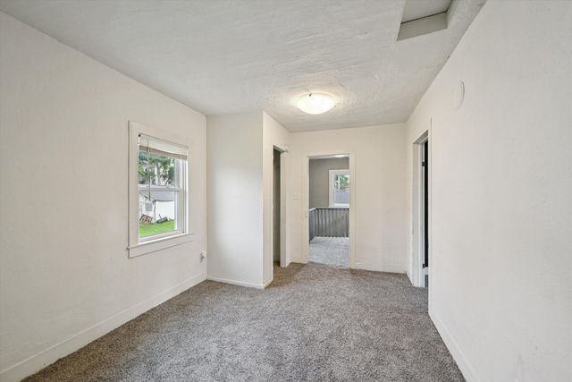 112 E Tuttle Street, Norway, IA 52318