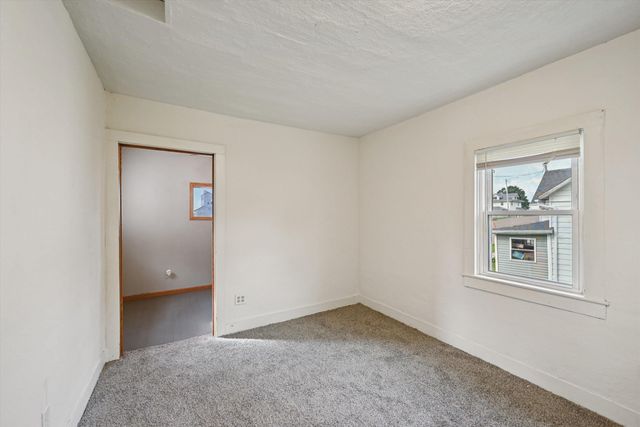 112 E Tuttle Street, Norway, IA 52318